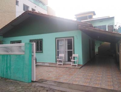 Casa para Locação, em Bombinhas, bairro centro, 2 dormitórios, 1 banheiro, 2 vagas